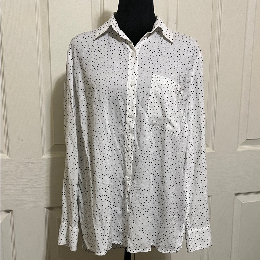 beachlunchlounge White and Black Polka Dot Blouse